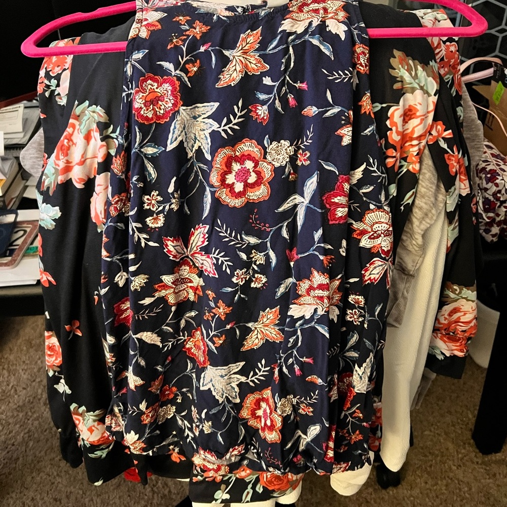 Dark blue tank top with floral patterns